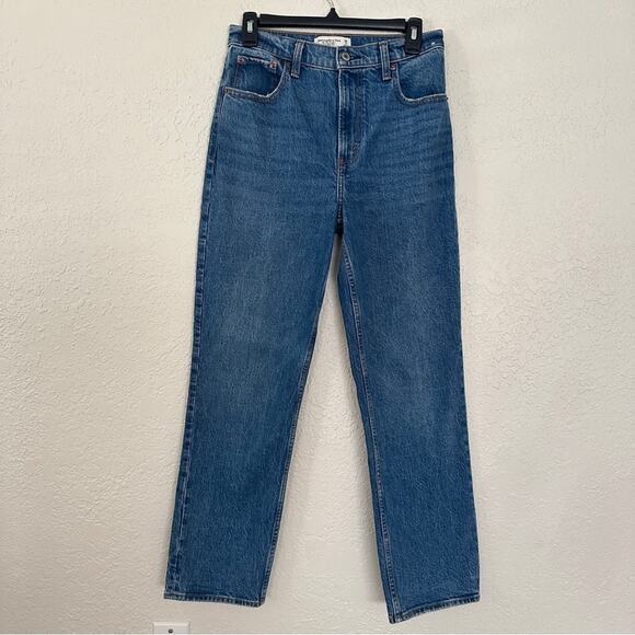 Abercrombie Ultra High Rise 90s Straight Jean In Blue 26 Short - Picture 1 of 4